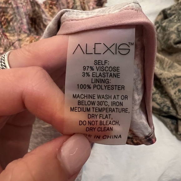 $498 ALEXIS INTEMIX EXCLUSIVE "CIANDRA" ABSTRACT PRINT BOHO SHIRT DRESS XS - Picture 8 of 8